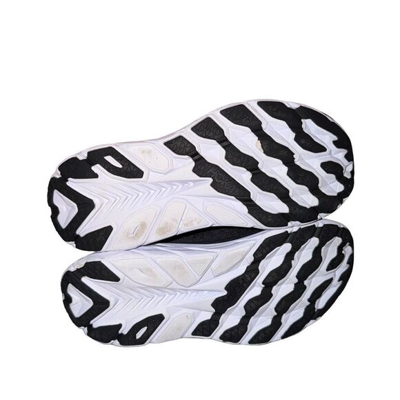 Hoka Clifton 8 Black and White Road Running Shoe size 10 D main image 4